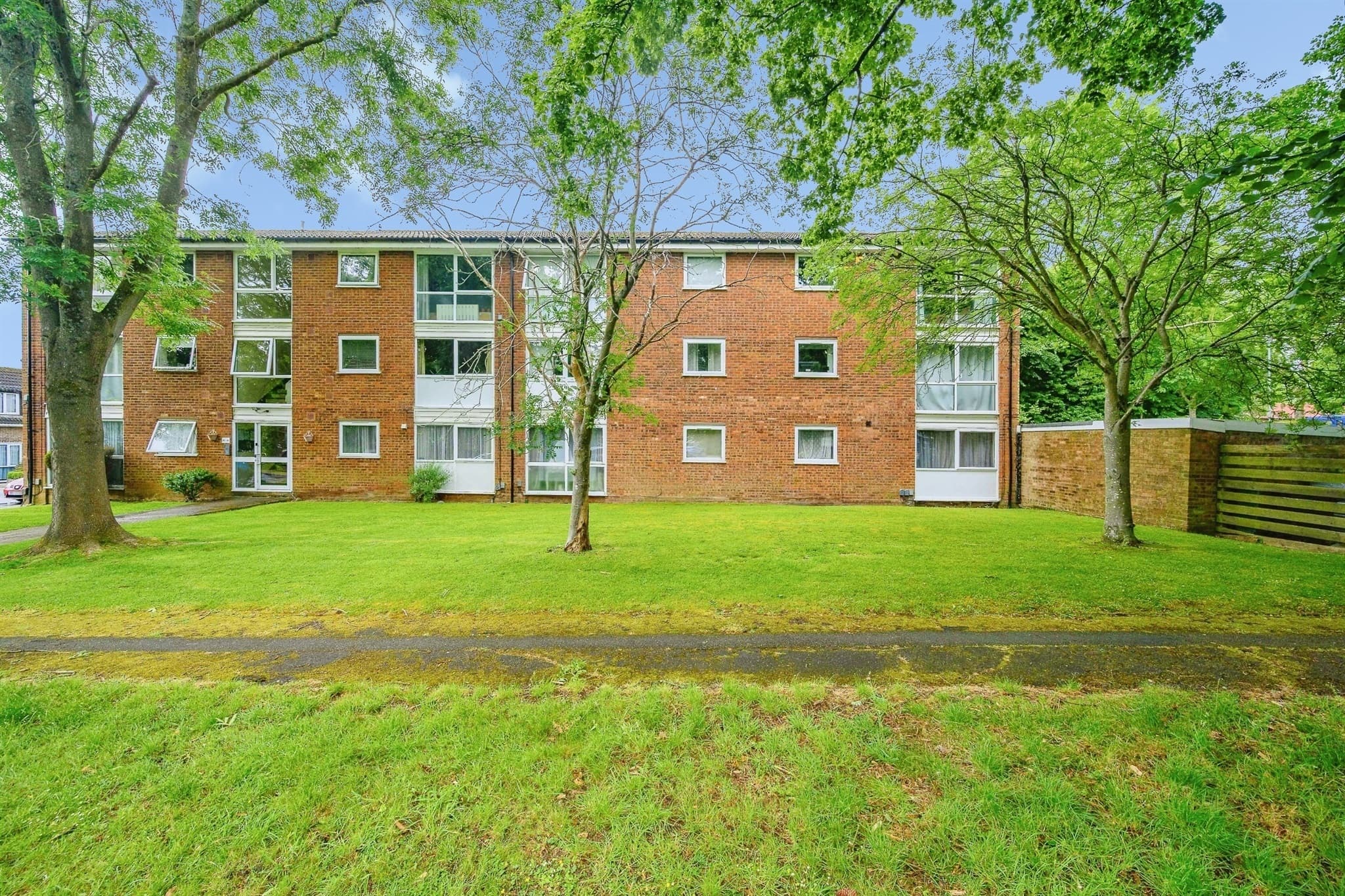 Property at Chenies Court, Hemel Hempstead