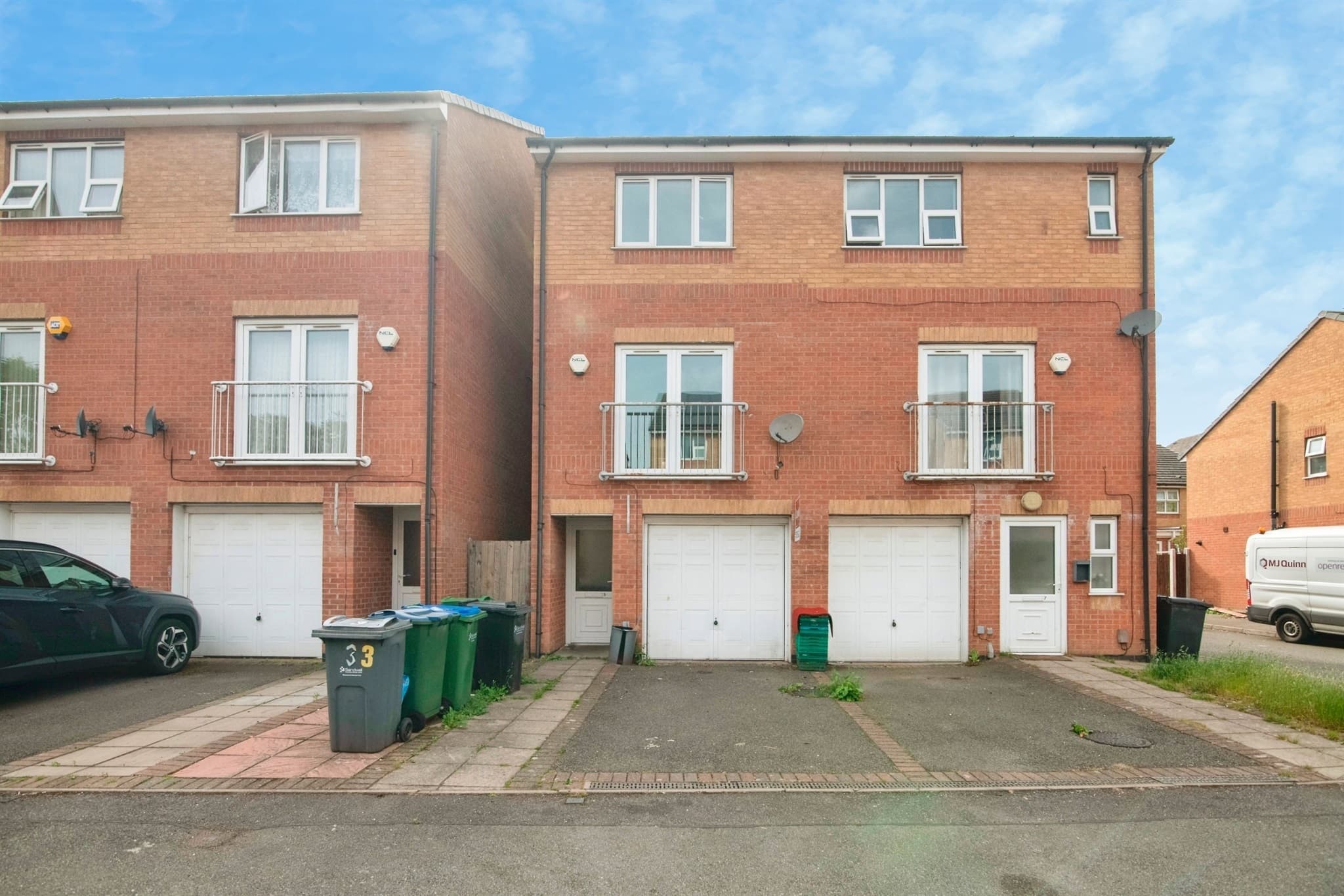Property at Farm End Close, West Bromwich