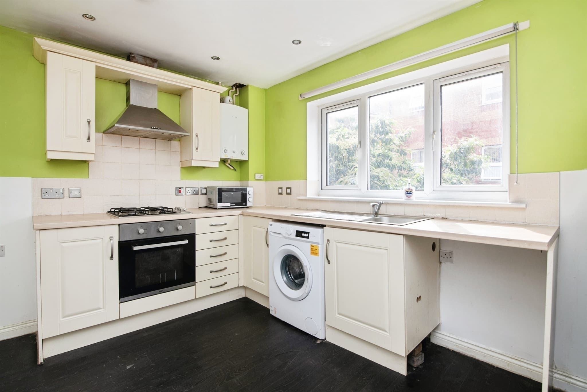 Property at Farm End Close, West Bromwich