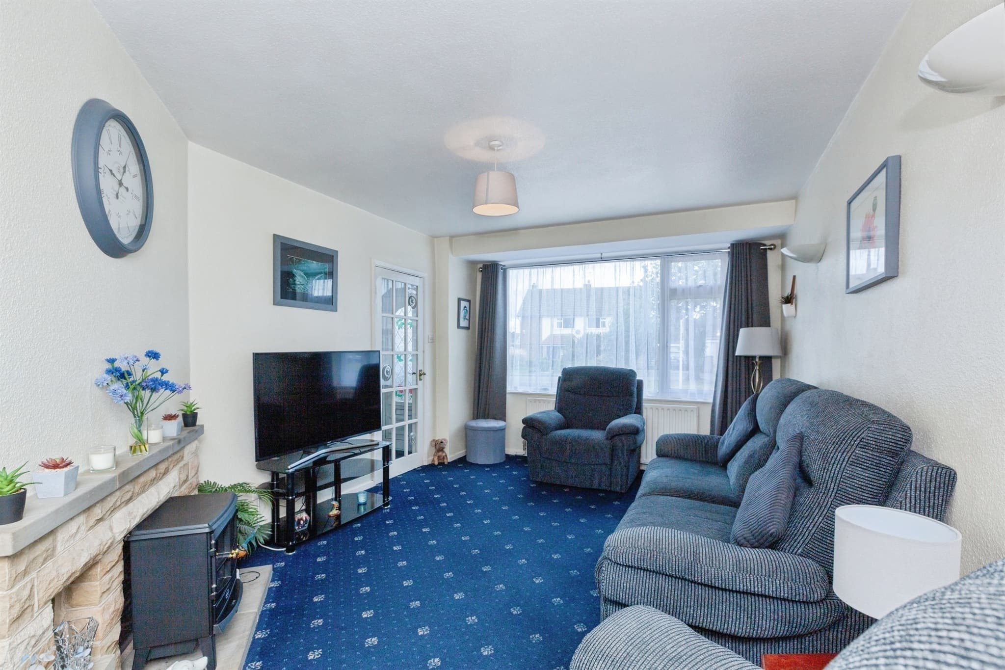 Property at Kew Drive, Oadby, Leicester