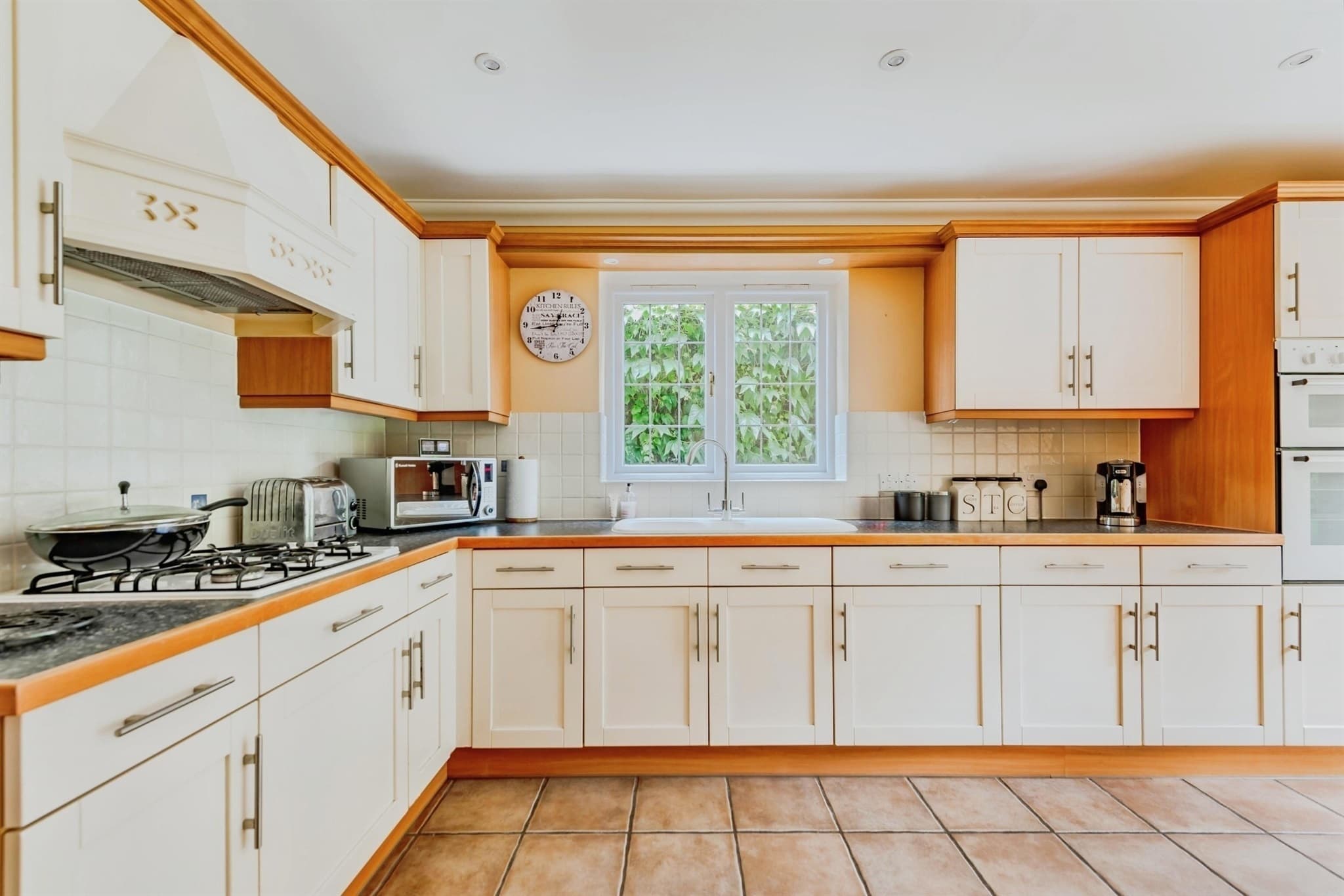 Property at Maynard Close, Copthorne, Crawley