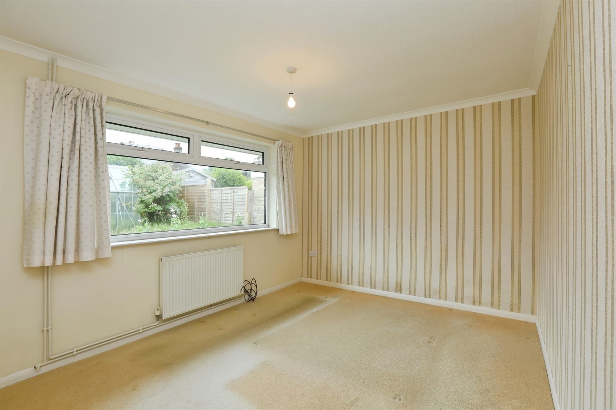 Property at Stoneleigh Close, East Grinstead