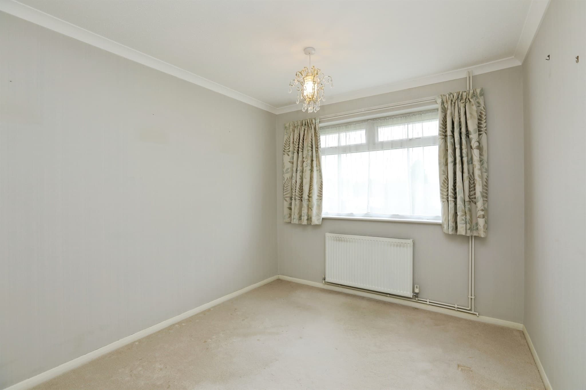 Property at Stoneleigh Close, East Grinstead