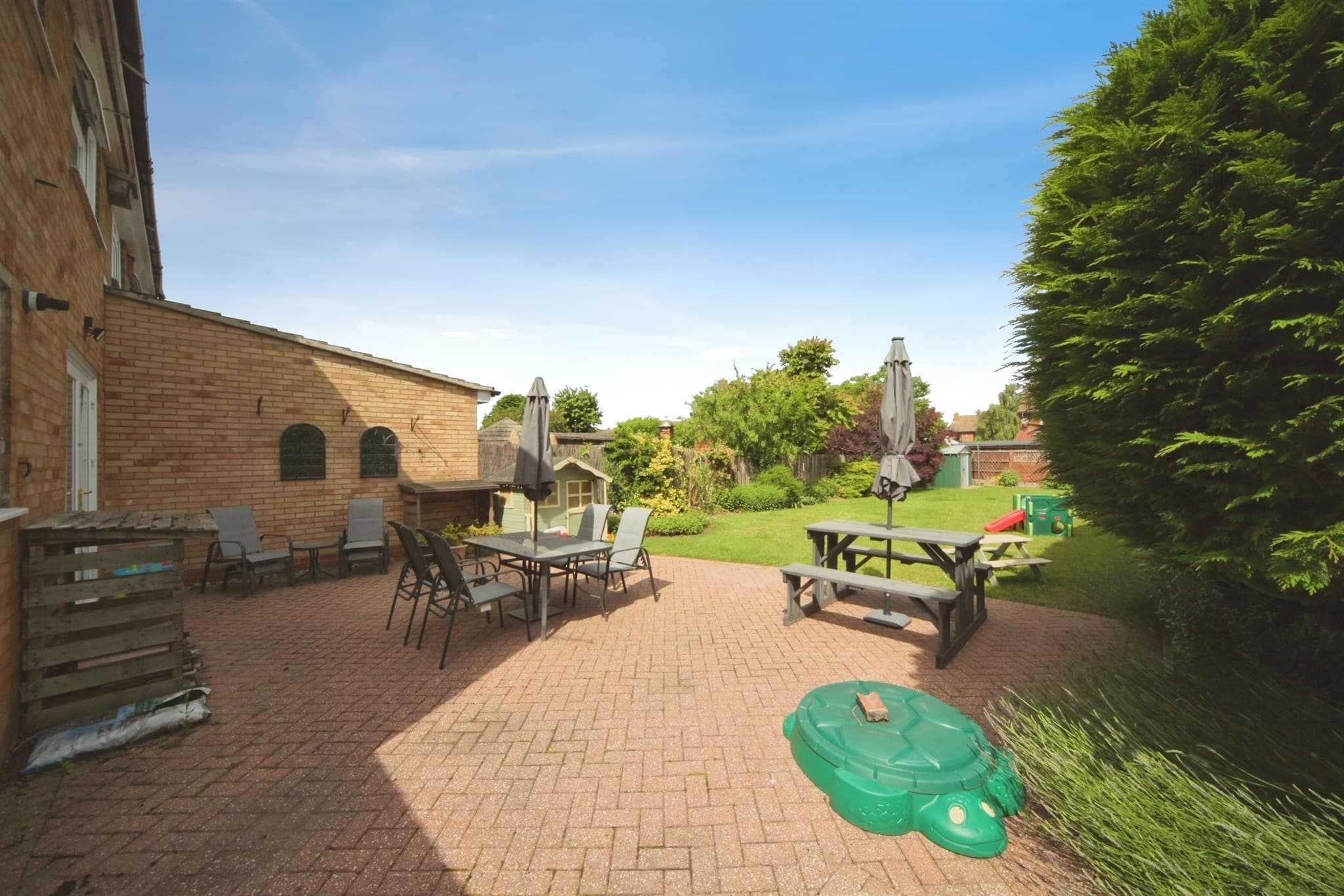 Property at Yew Street, Houghton Regis, Dunstable