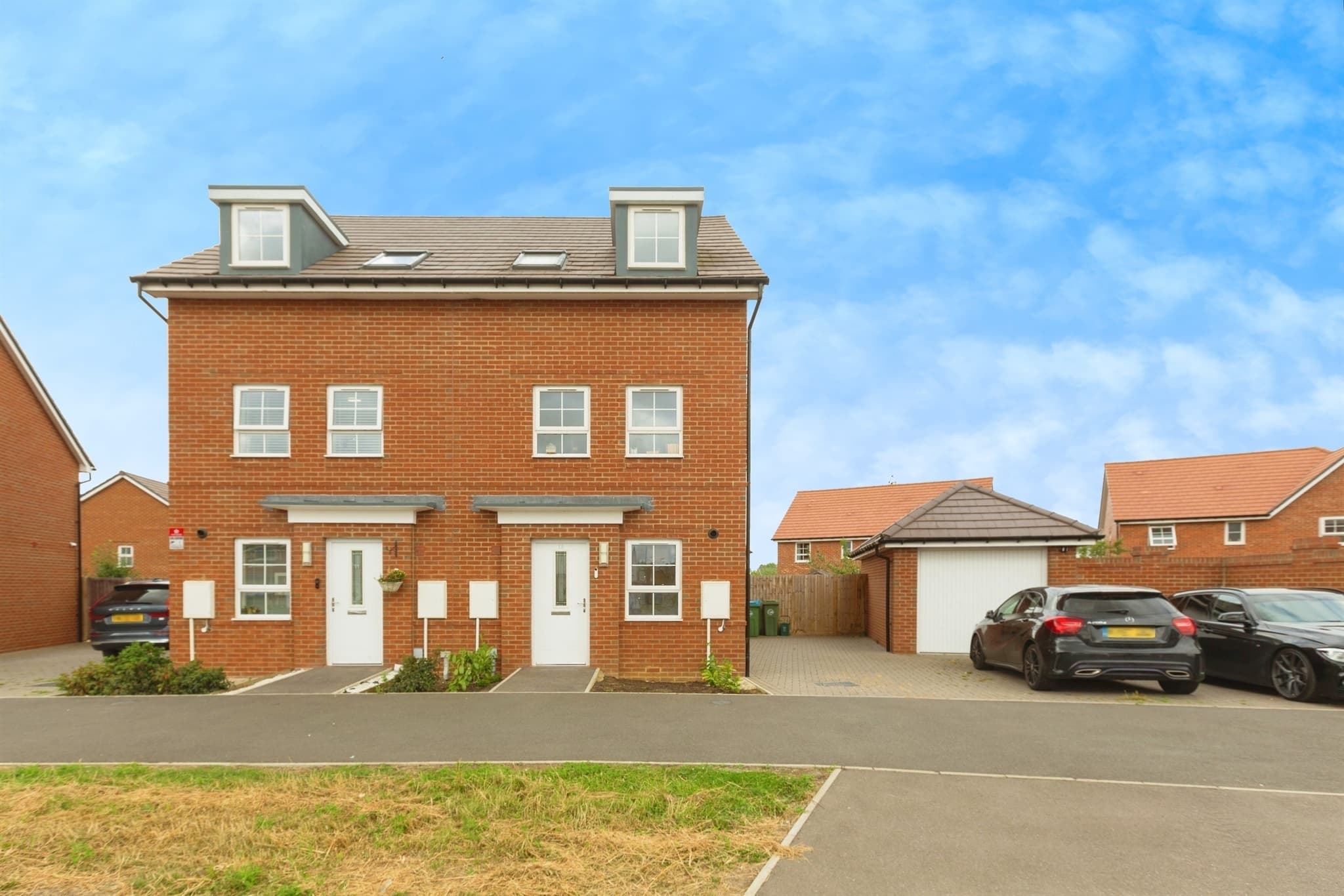 Property at Armstrongs Fields, Broughton, Aylesbury