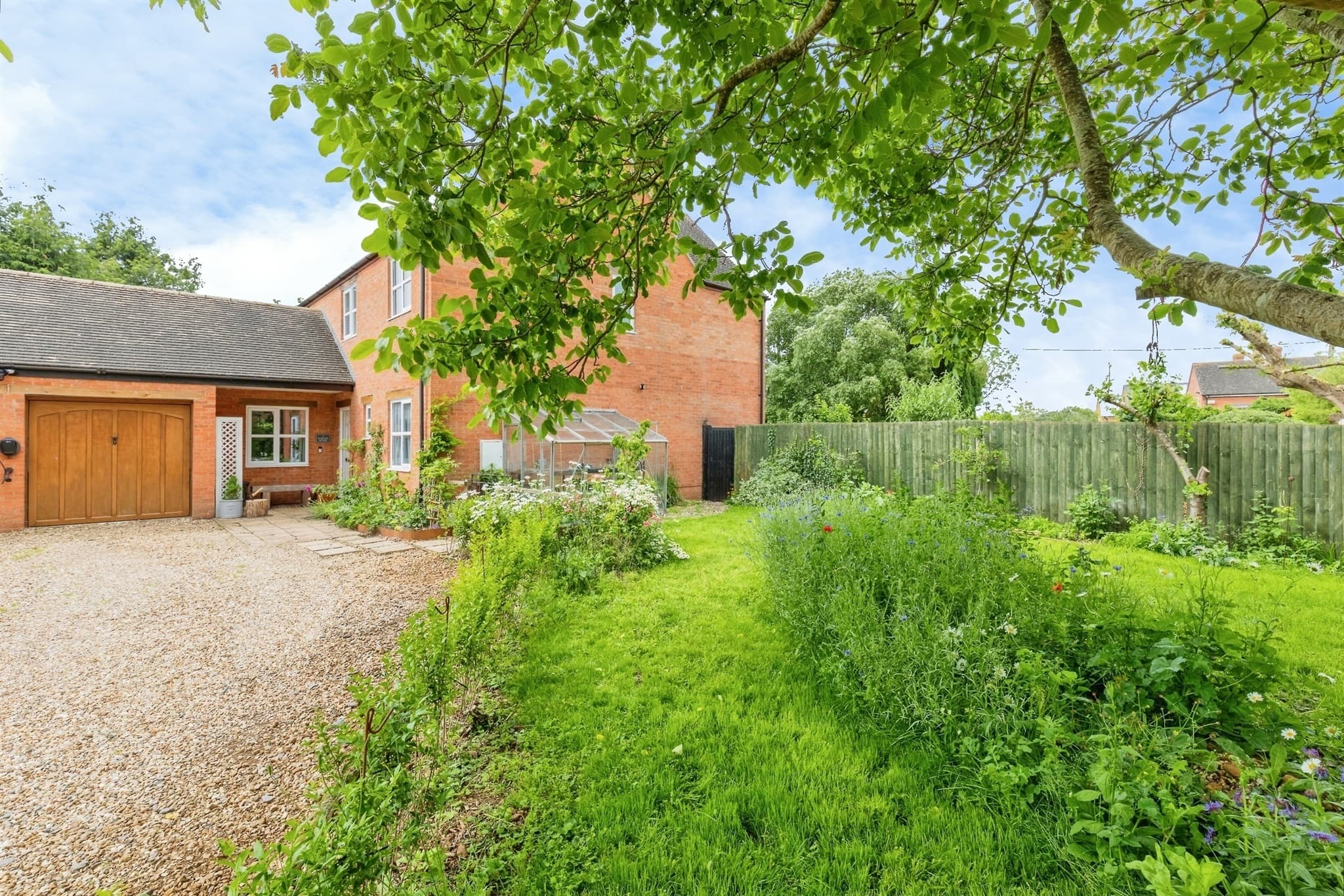Property at Walnut Gardens, Claydon, Banbury