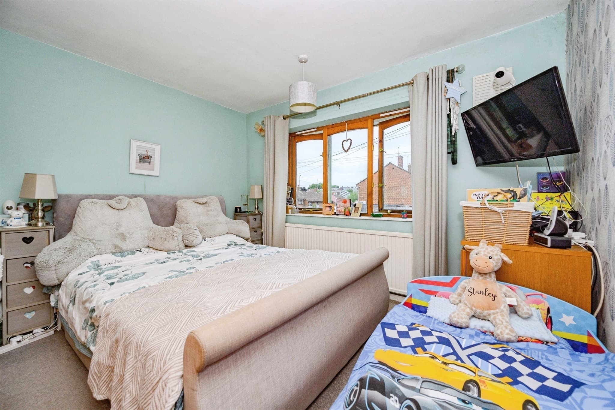 Property at Risedale Hill, Hemel Hempstead